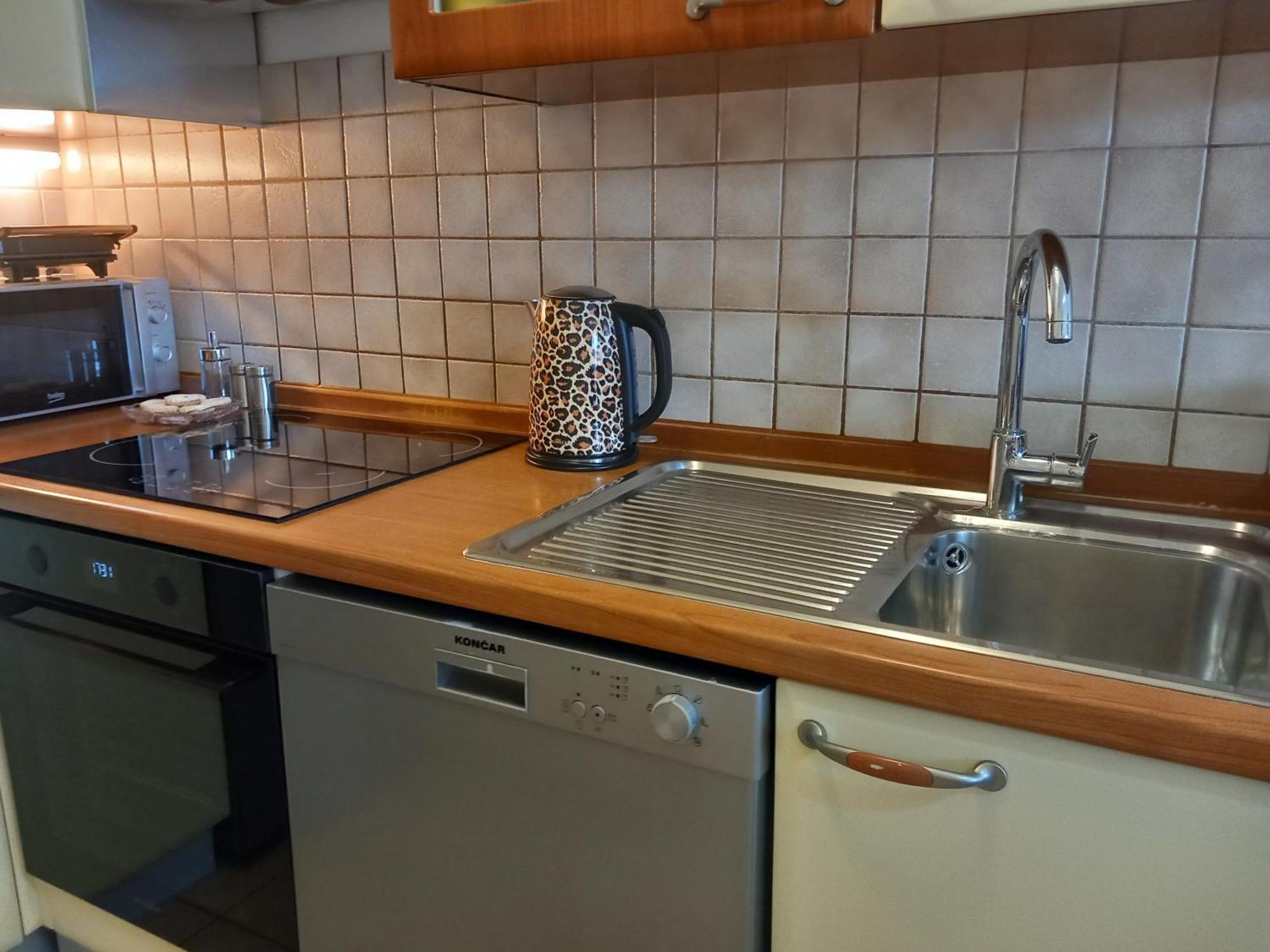 Apartment Harmony - Pleasant And Comfortable Place With A Balcony And A Secured Garage Сплит Экстерьер фото